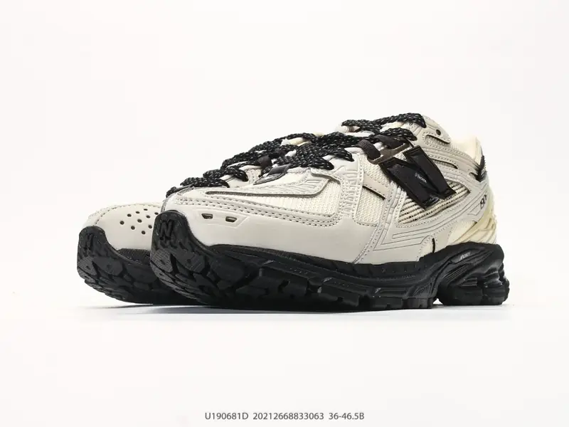 New Balance M1906R 复古单品 近两年来，要说人气最高的球鞋 U190681D #20212668833063